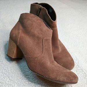 Suede leather Steve Madden Harrlee ankle boots size 10 ~EUC~